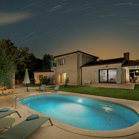 Luxury Villa In Istria - 9,000 Sqm Private Estate With Pool & Sauna, 15 Min To Sea, Near Fazana, 3 Bedrooms Juršići Екстериор снимка
