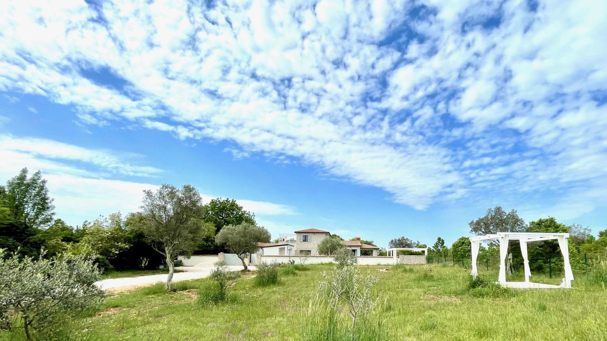 Luxury Villa In Istria - 9,000 Sqm Private Estate With Pool & Sauna, 15 Min To Sea, Near Fazana, 3 Bedrooms Juršići Екстериор снимка