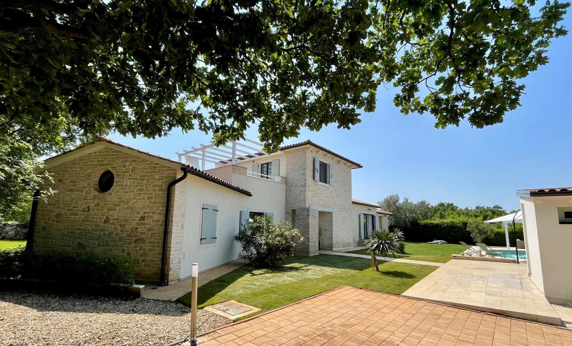Luxury Villa In Istria - 9,000 Sqm Private Estate With Pool & Sauna, 15 Min To Sea, Near Fazana, 3 Bedrooms Juršići Екстериор снимка