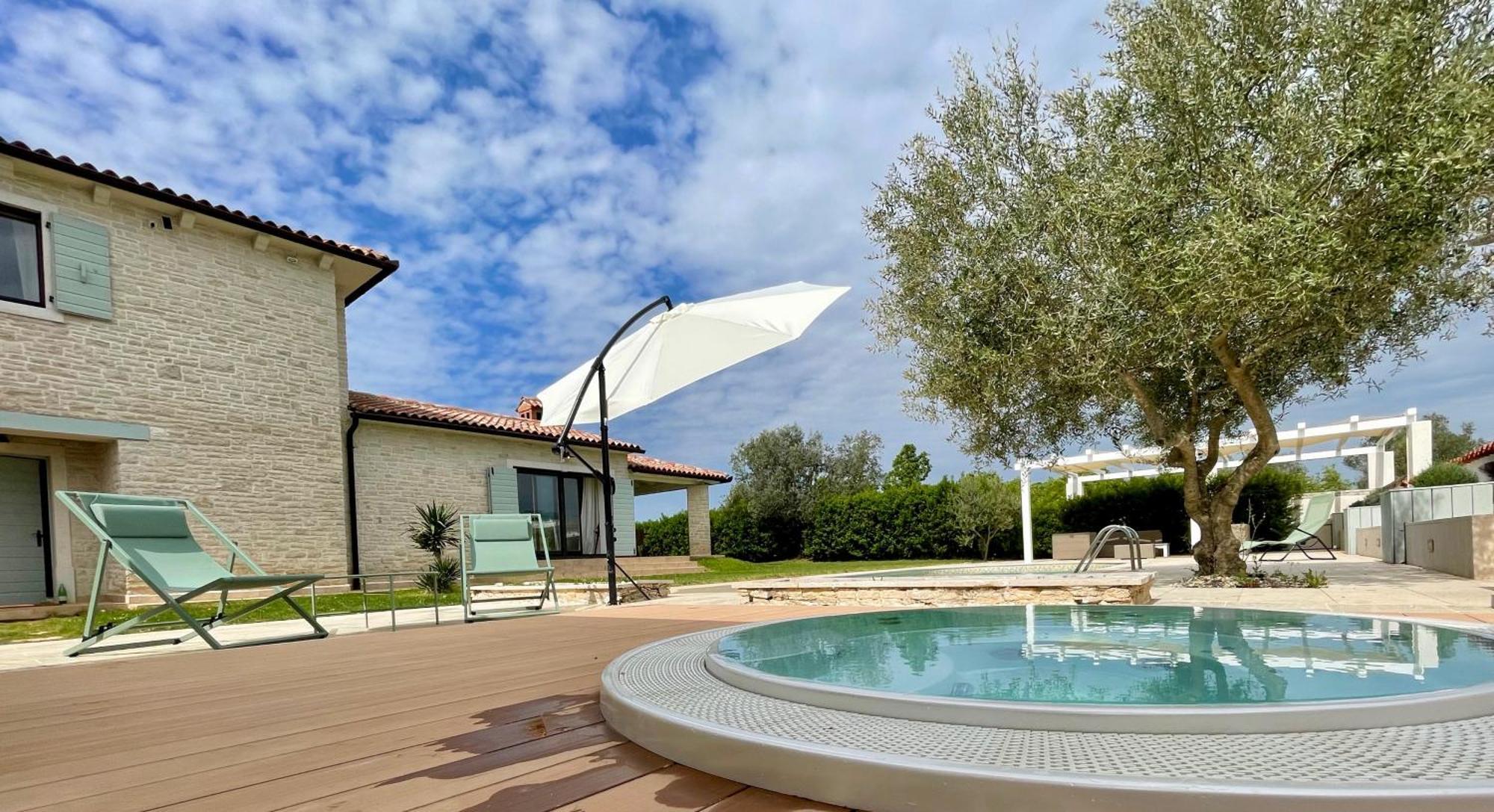 Luxury Villa In Istria - 9,000 Sqm Private Estate With Pool & Sauna, 15 Min To Sea, Near Fazana, 3 Bedrooms Juršići Екстериор снимка