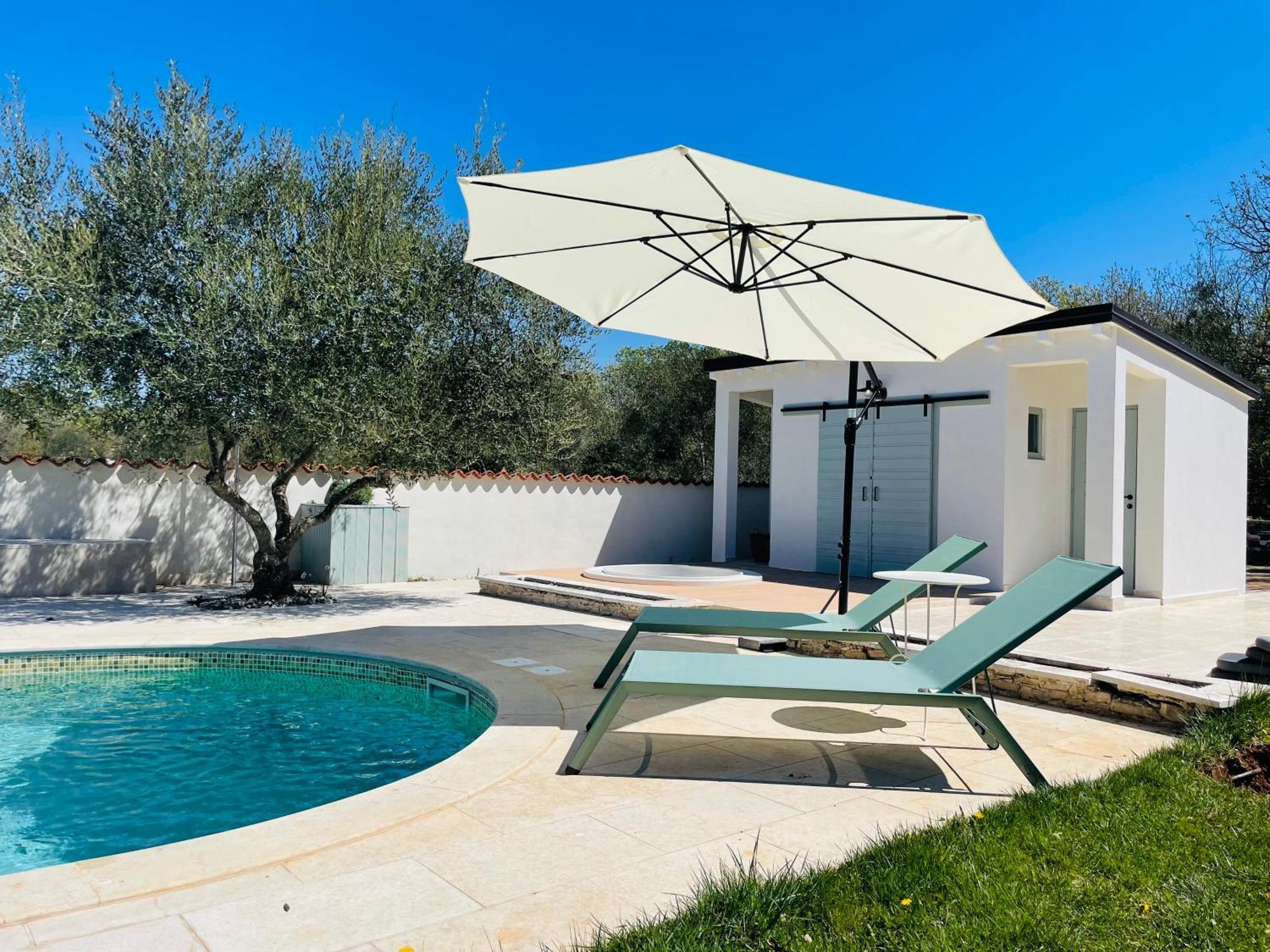 Luxury Villa In Istria - 9,000 Sqm Private Estate With Pool & Sauna, 15 Min To Sea, Near Fazana, 3 Bedrooms Juršići Екстериор снимка