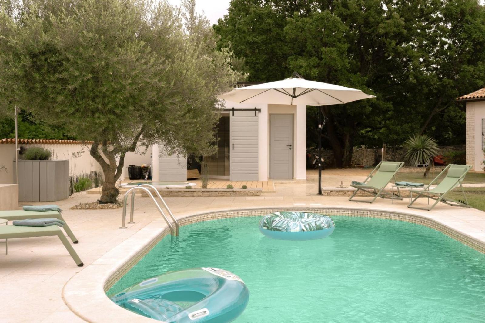 Luxury Villa In Istria - 9,000 Sqm Private Estate With Pool & Sauna, 15 Min To Sea, Near Fazana, 3 Bedrooms Juršići Екстериор снимка